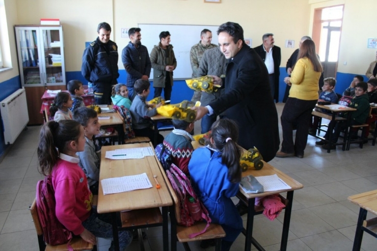 Kaymakam Dundar’dan Okul Ziyareti