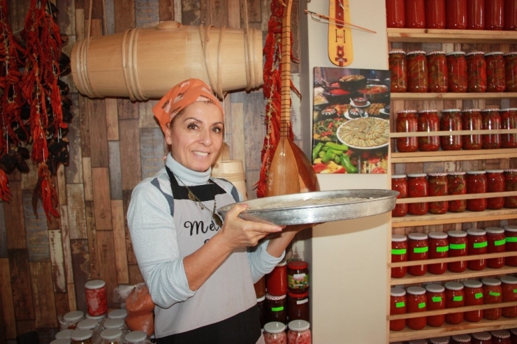 Ünlülerin Aşçısı Ünlülerin Sevdiği Yemekleri Anlattı