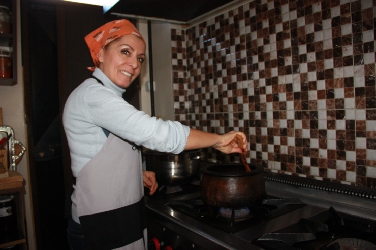 Ünlülerin Aşçısı Ünlülerin Sevdiği Yemekleri Anlattı