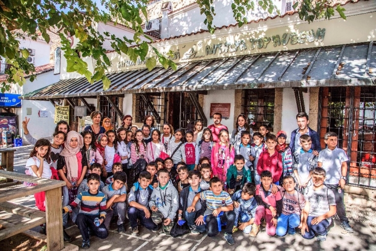 Büyükşehir’den Öğrencilere Kaleiçi Turu