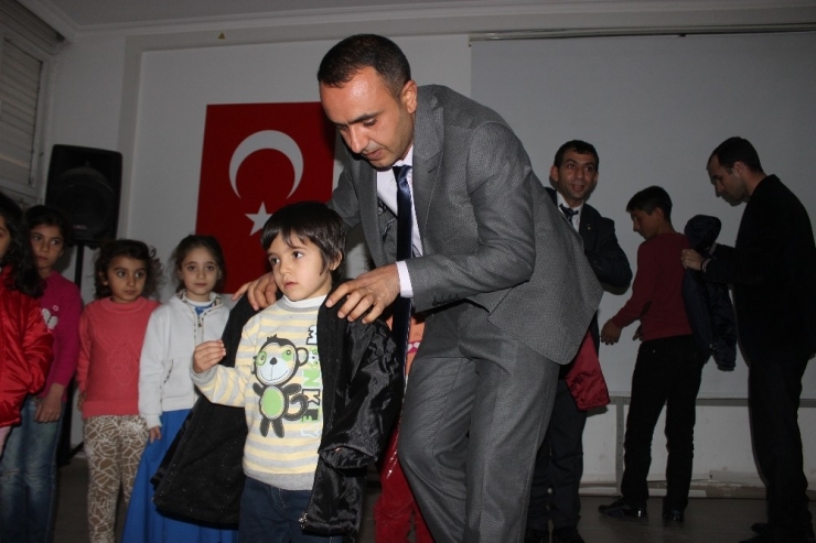 Denetimli Serbestlikten Yararlananların Çocuklarına Mont Yardımı