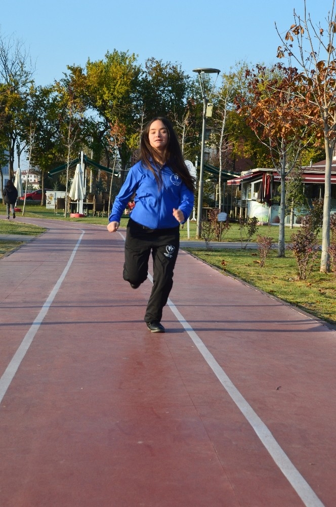 Down Sendromlu İrem’in Tek Hayali ’O Ses Türkiye’ye Katılmak