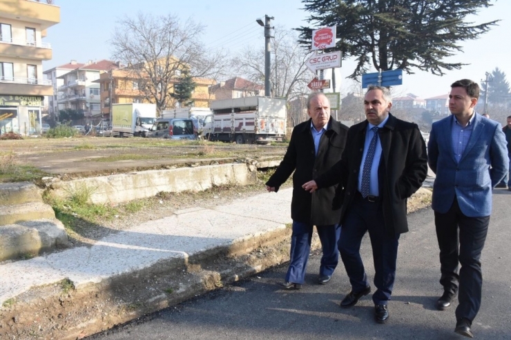 Rasim Betir Caddesinde Asfalt Sonrası Çizgiler Çekiliyor