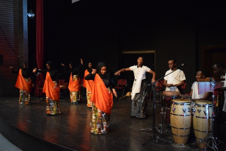 Sazımızla Sözümüzle Gökkuşağının Renkleri Konseri