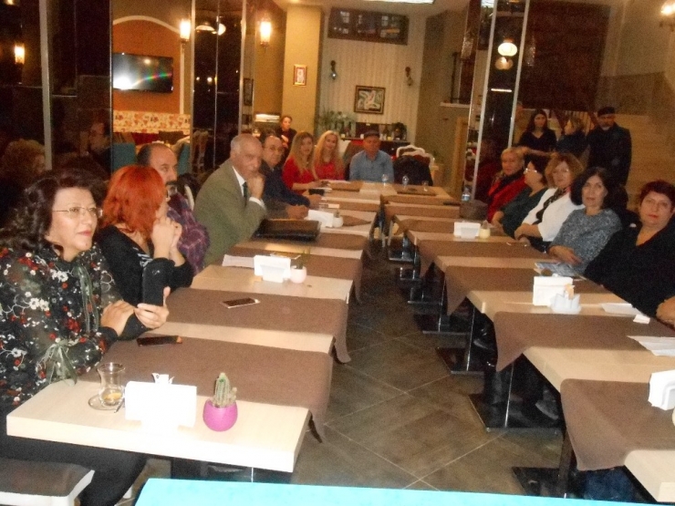 Mehmet Sadık Bozkurt’tan ’Esprili Şiir Ve Türkü Dinletisi’