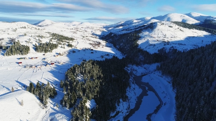 2 Bin Rakımlı Yaylada Kar Güzelliği