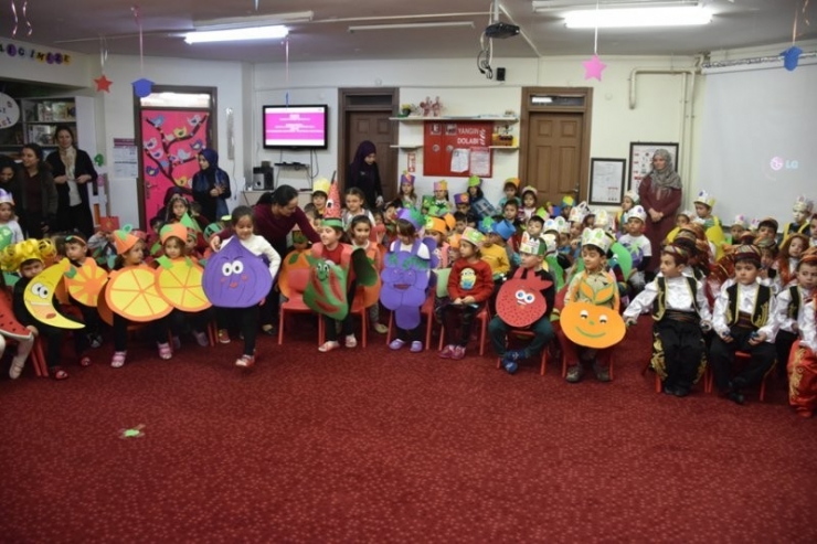 Minikler Tutum Yatırım Ve Türk Malları Haftasını Kutladı