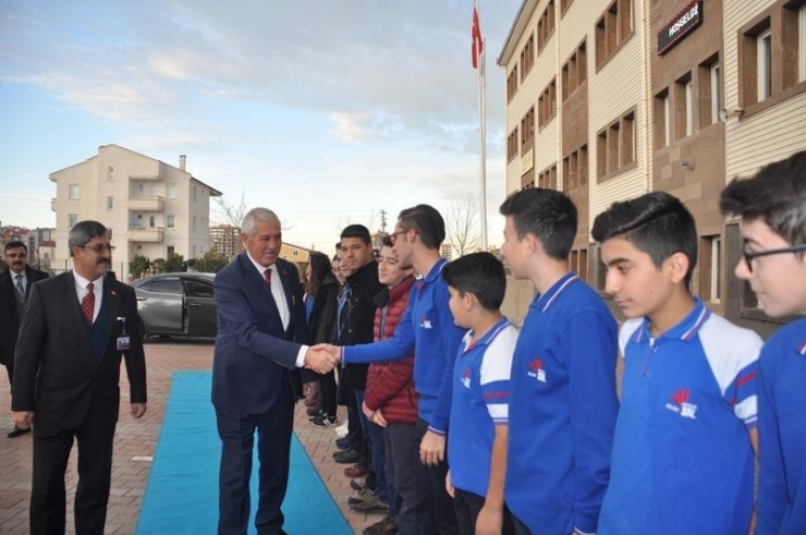 İl Milli Eğitim Müdürü Elmalı Öğrencilerle Bir Araya Geldi