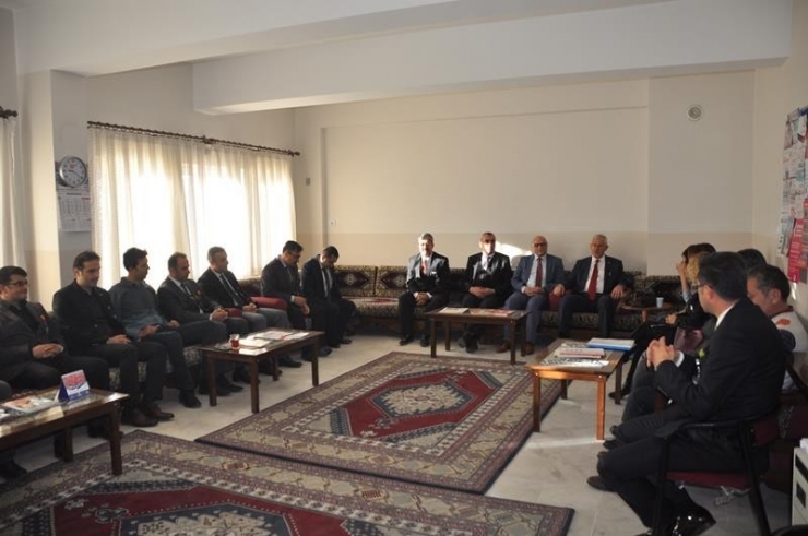 İl Milli Eğitim Müdürü Elmalı Öğrencilerle Bir Araya Geldi