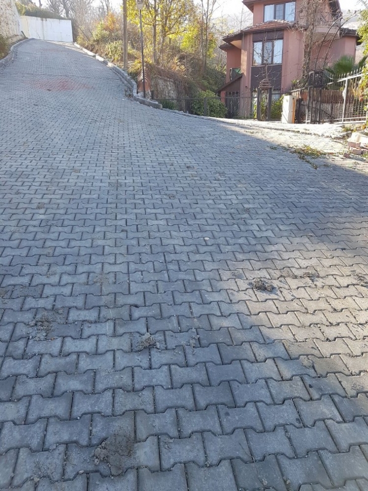 Kurtköy Ve Çayiçi Mahallelerinde Parke Yol Çalışması