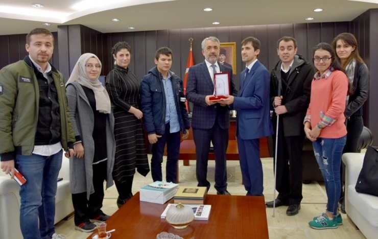 “Parmaklarımla Dokunuyorum, Zihnimle Okuyorum” Etkinliği