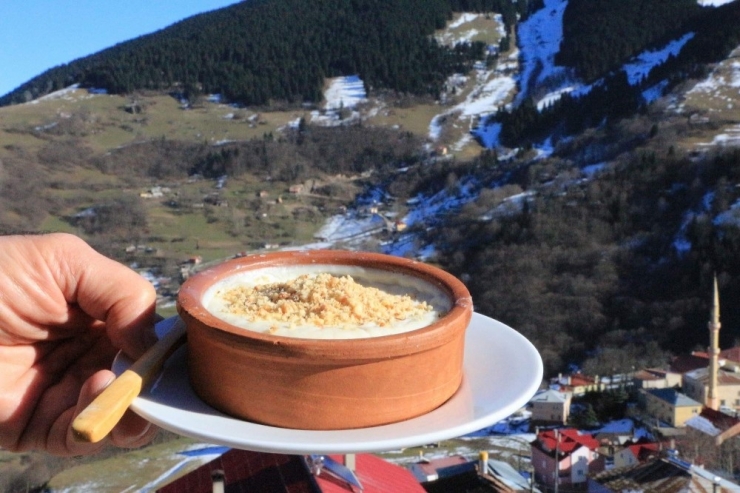 Hamsiköy Sütlacı Coğrafi İşarete Kavuştu, Yöre Esnafı Mutlu Oldu