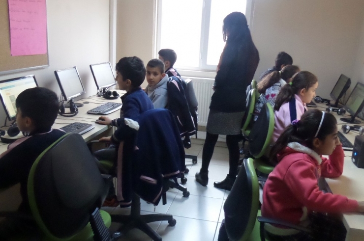 Vanlı Çocuklar Dijital Eğitimle Tanıştı