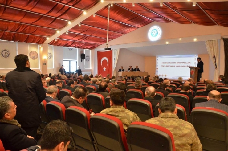 Vali Arslantaş, Erzincan’ın Kemah Ve Refahiye İlçelerindeki Muhtarlar İle Bir Araya Geldi