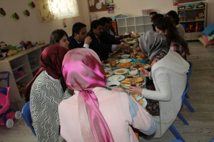 Kaymakam Dundar, Öğretmenlerle Bir Araya Geldi