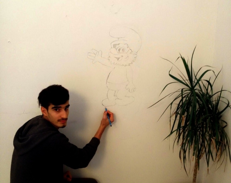 Gençler Depremzede Öğrencilerin Okulunu Süsledi