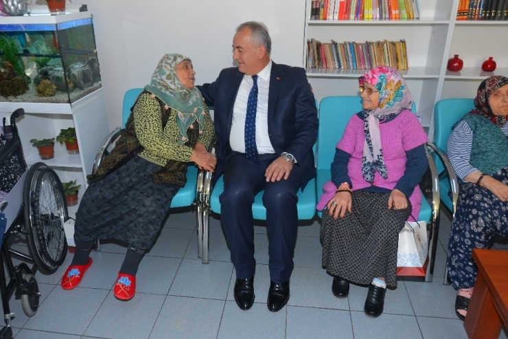 Algem Yaşlıları Unutmadı