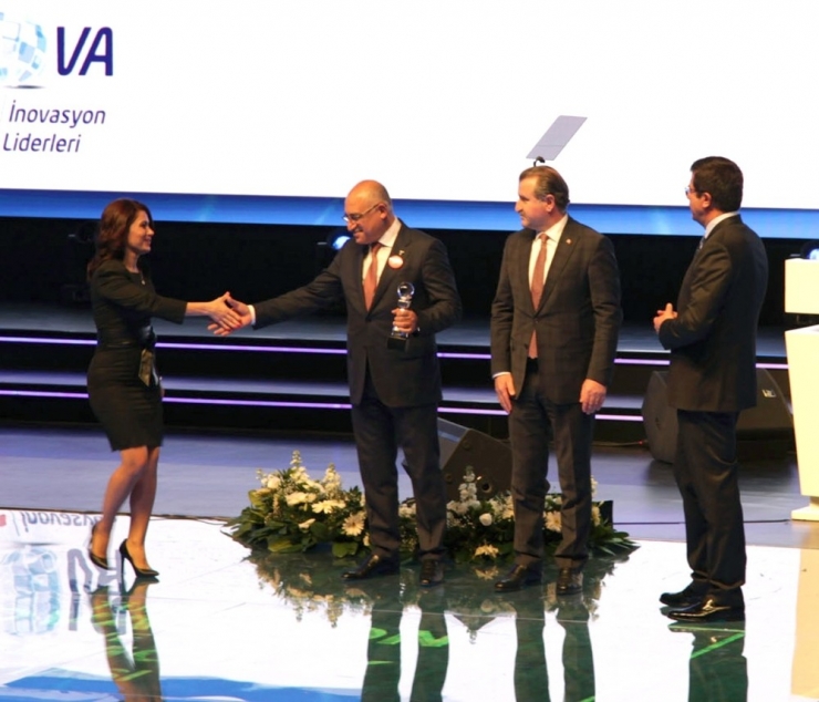 Propolis Üreticisi Bee’o İnovalig Ödülünü Aldı