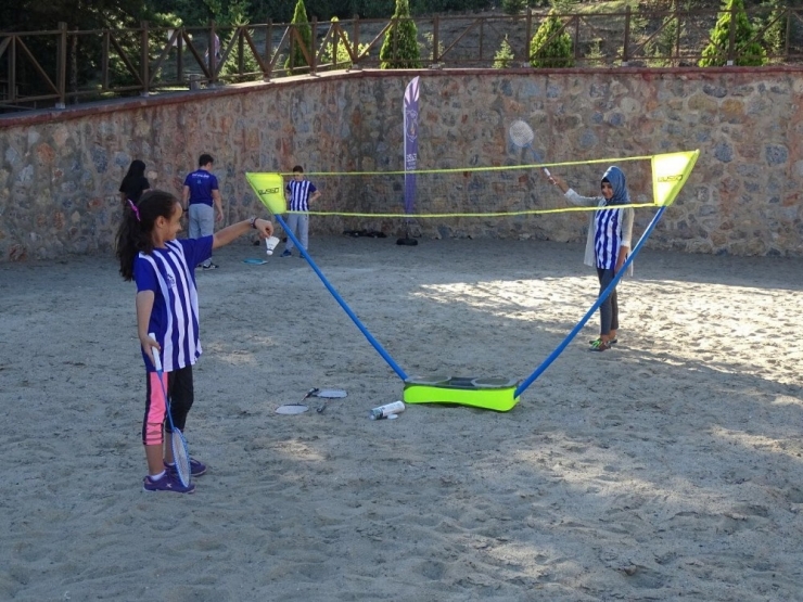 Atlı Binicilik Merkezinde Atlı Terapi Eğitimleri