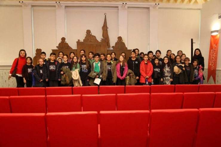 Gkv’li Minik Ressamlar Görme Engelli Ressamın Dünyasında