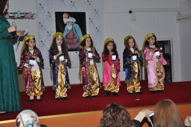 Minik Öğrenciler Mevlana Haftasını Kutladı