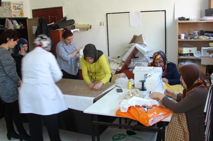 Reşadiye’de Kurslardan 3 Bin Kişi Faydalandı