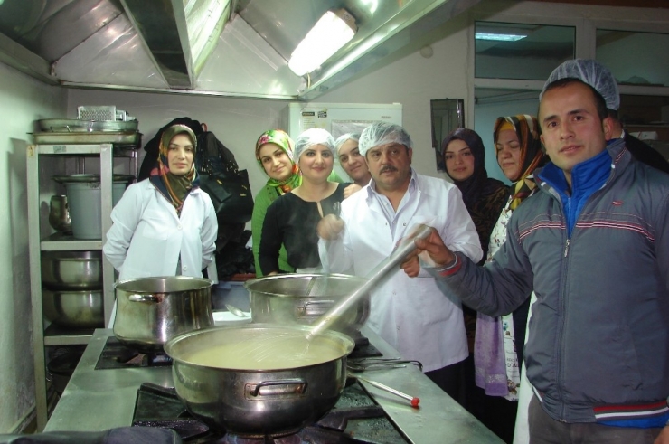 Reşadiye’de Kurslardan 3 Bin Kişi Faydalandı