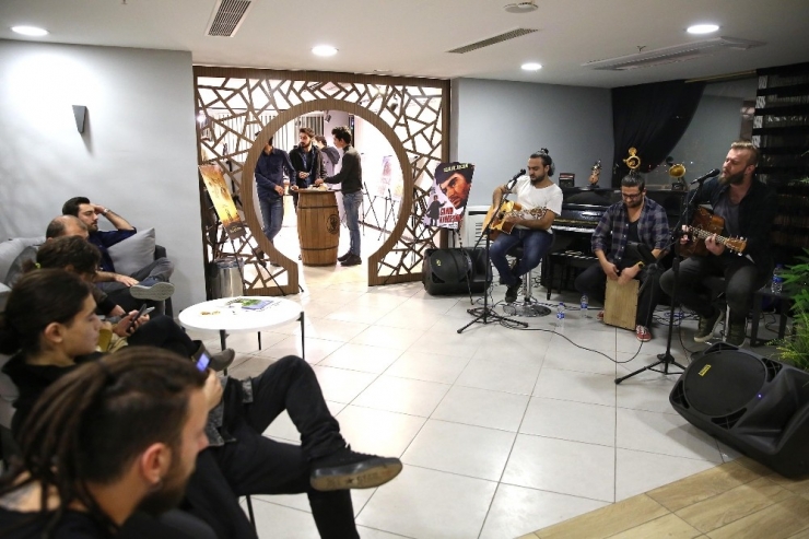 Tarık Akan Gençlik Merkezi’ne 1. Yaşında Rekor Üye