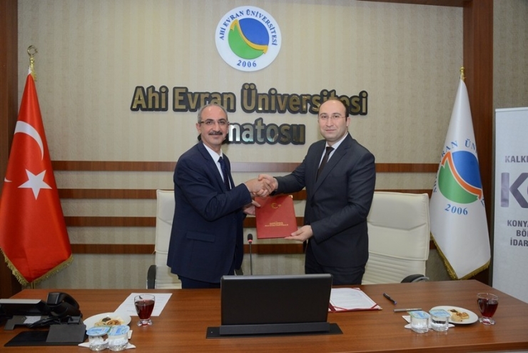 Kırşehir’de Aynı Anda 40 Bin Kişi Kitap Okuyacak