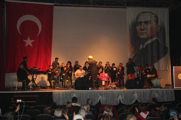 Neşet Ertaş Akhisar’da Anıldı