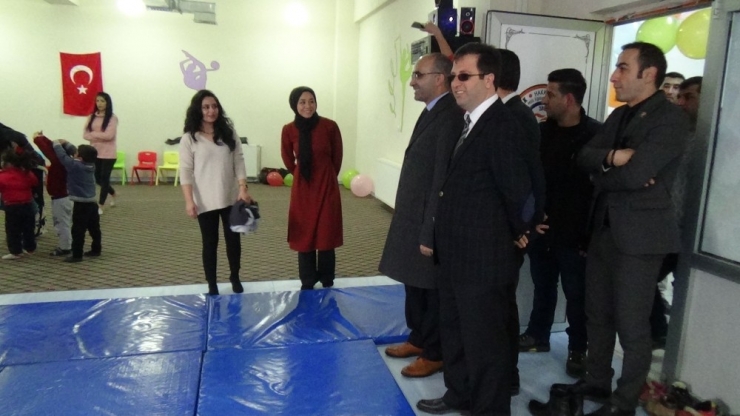 Hakkarili Minikler Sporla Tanışıyor