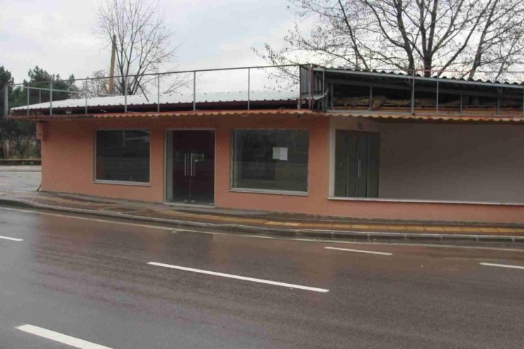 Kartepe’de Kaçak Ev Yıkıldı