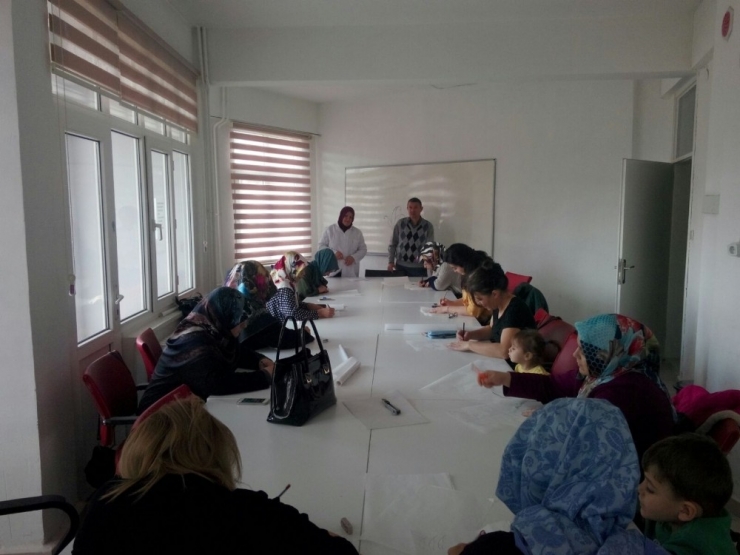 Simav’da İlk Kez Çini Boyama Kursu Açıldı