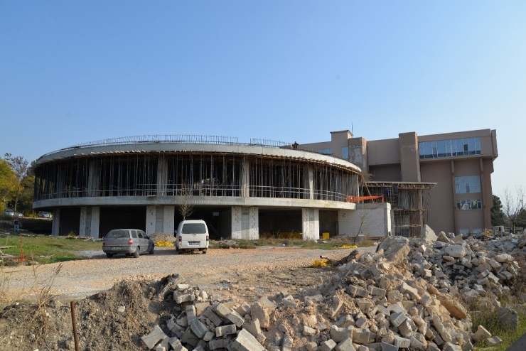 Uü’ye Dev Kütüphane