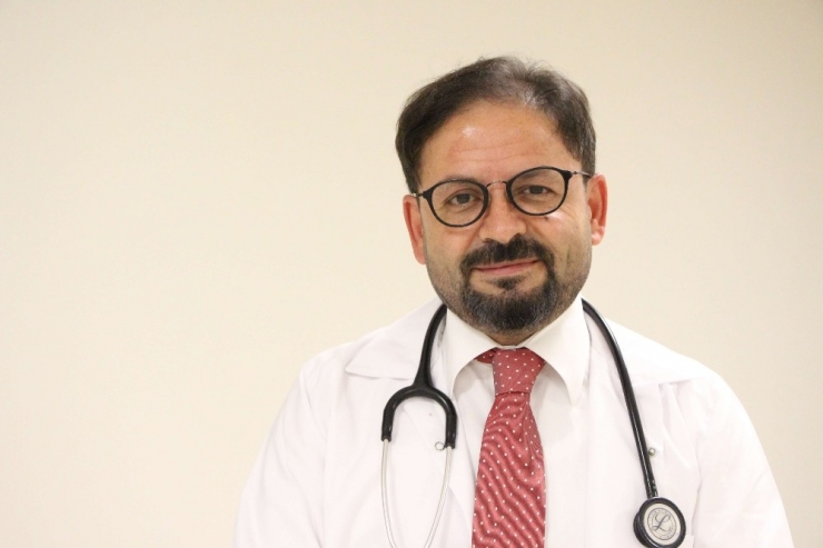 Bin Hastanın 48 Ton Göbek Yağını Ameliyatla Eritti