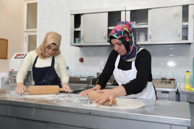 Dismek’ten 416 Kadın Faydalanıyor