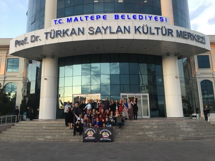 Ulamış Köylüleri İstanbul’da Sahnede