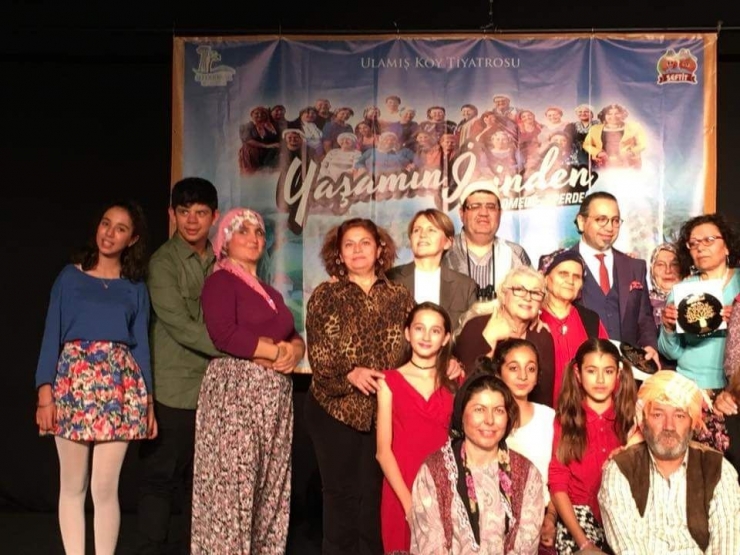 Ulamış Köylüleri İstanbul’da Sahnede