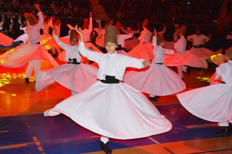 Mevlana’nın 744. Vuslat Yılında 200 Kişilik Sema Gösterisi