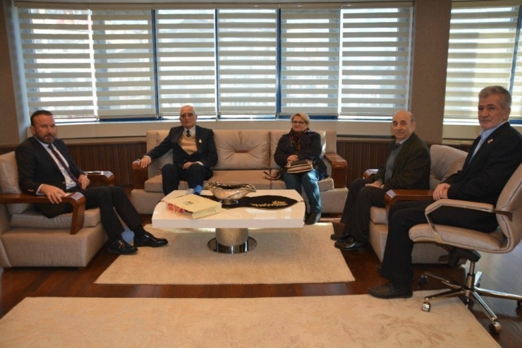 Başkan Doğan Ziyaretçileri Kabul Ediyor