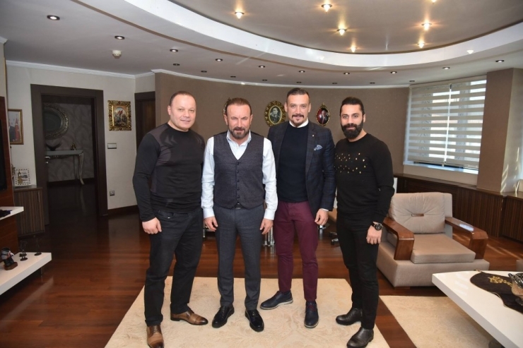 Başkan Doğan Ziyaretçileri Kabul Ediyor