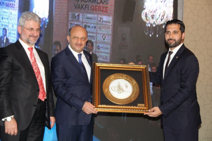 Başbakan Yardımcısı Işık: “Memur Olmak Yerine Girişimci Olmayı Teşvik Etmemiz Lazım”