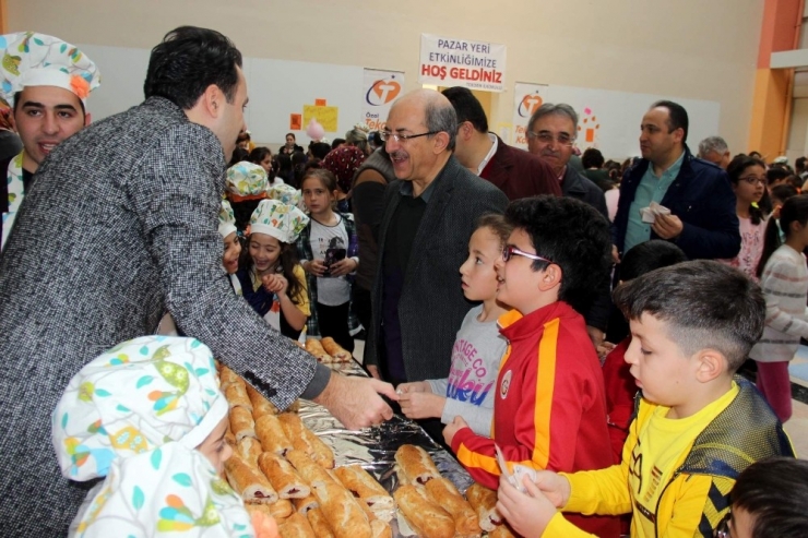 Tekden İlkokulu Öğrencileri Pazar Yeri Etkinliğinde Ticaret Öğreniyor