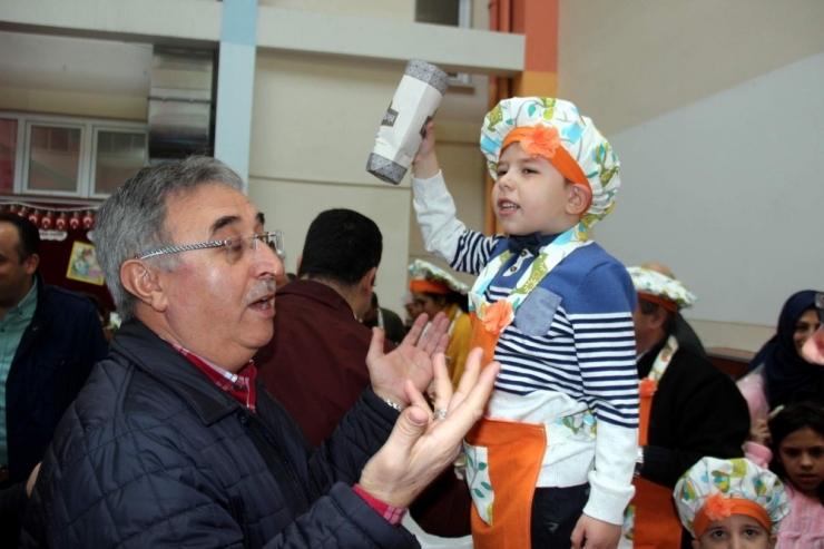 Tekden İlkokulu Öğrencileri Pazar Yeri Etkinliğinde Ticaret Öğreniyor