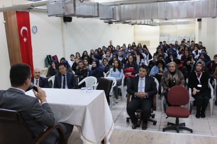 Ürkmezer, Kariyer Günlerinde Öğrencilerle Buluştu