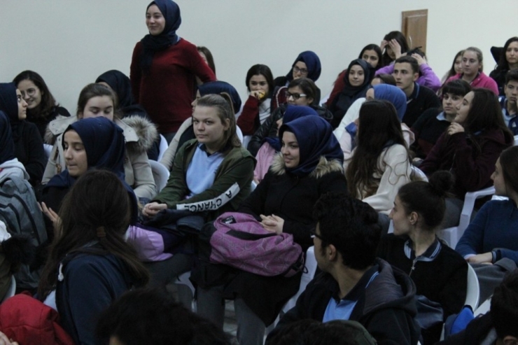 Ürkmezer, Kariyer Günlerinde Öğrencilerle Buluştu