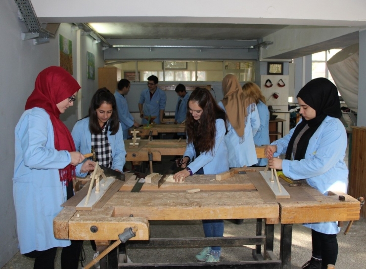 Okuldan Dudak Uçuklatan Ciro