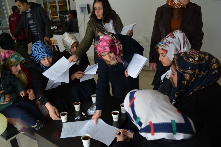 Kadın Kursiyerlere “Yeni Doğan Bebek Bakımı” Semineri