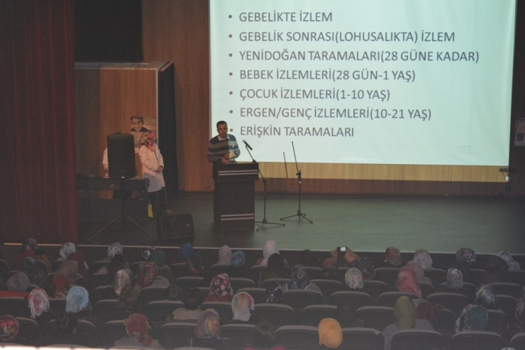 Kadın Kursiyerlere “Yeni Doğan Bebek Bakımı” Semineri