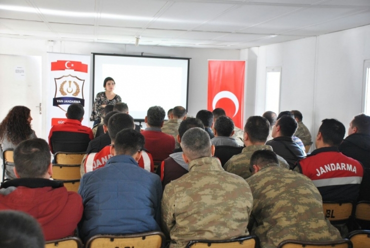 Jandarmadan, “Suç Mağduru Çocuklar” Konulu Eğitim Semineri